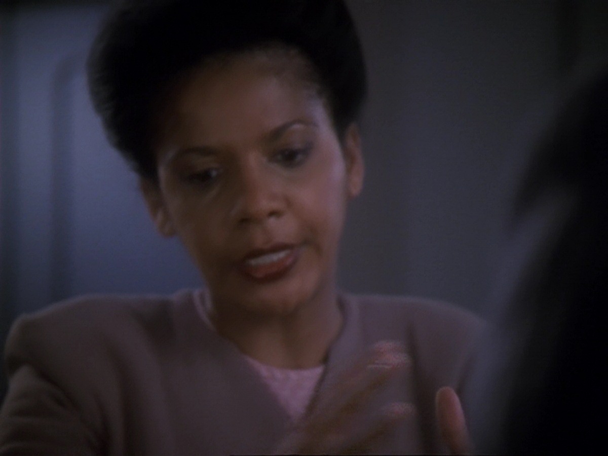 extant_StarTrek_DS9_6x25-TheSoundOfHerVoice_0159.jpg