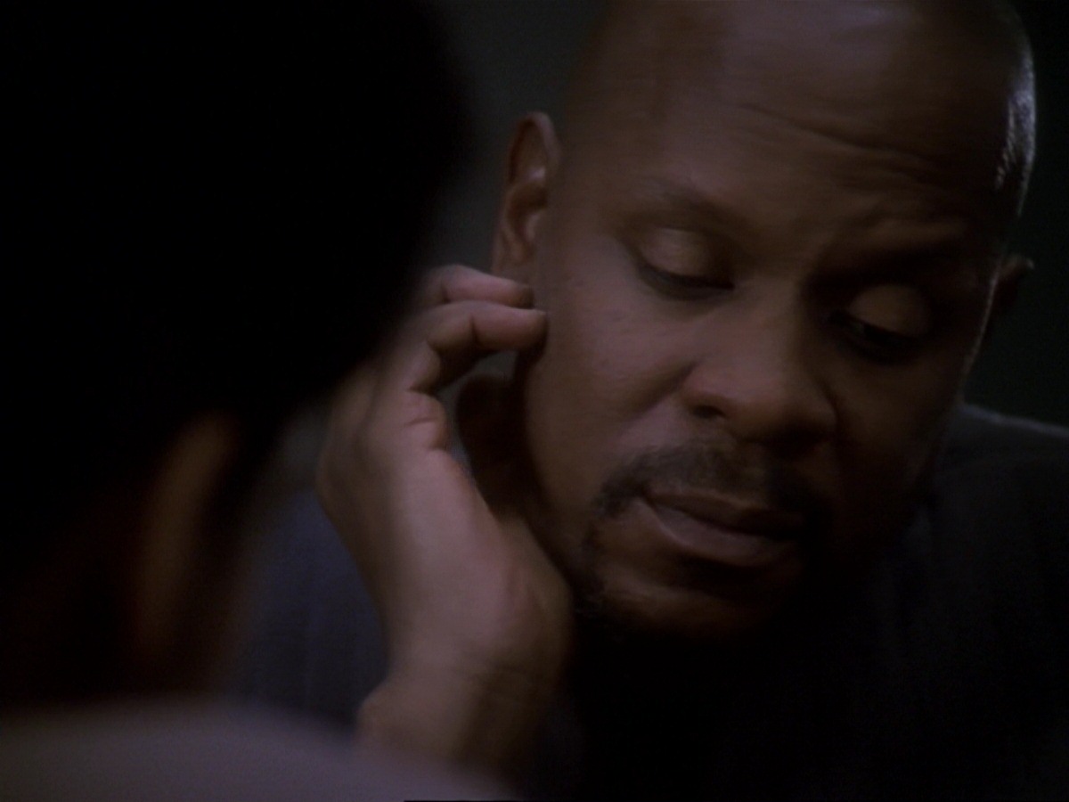 extant_StarTrek_DS9_6x25-TheSoundOfHerVoice_0177.jpg