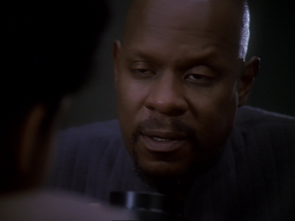 extant_StarTrek_DS9_6x25-TheSoundOfHerVoice_0183.jpg