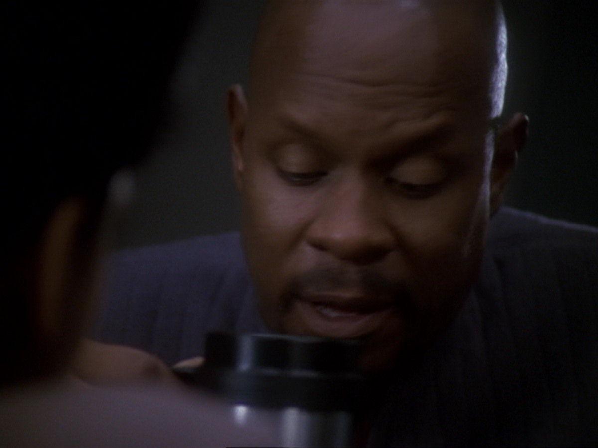 extant_StarTrek_DS9_6x25-TheSoundOfHerVoice_0190.jpg