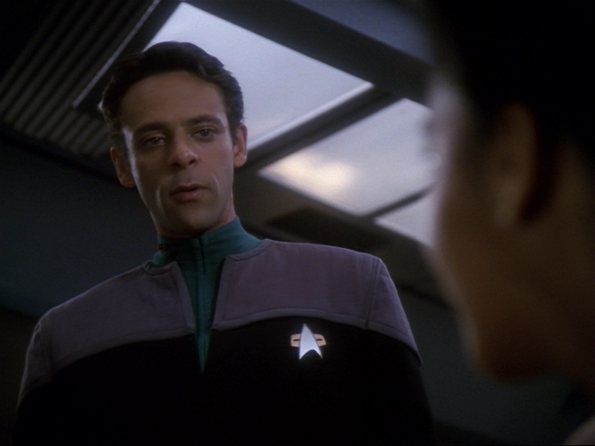 extant_StarTrek_DS9_6x25-TheSoundOfHerVoice_0209.jpg