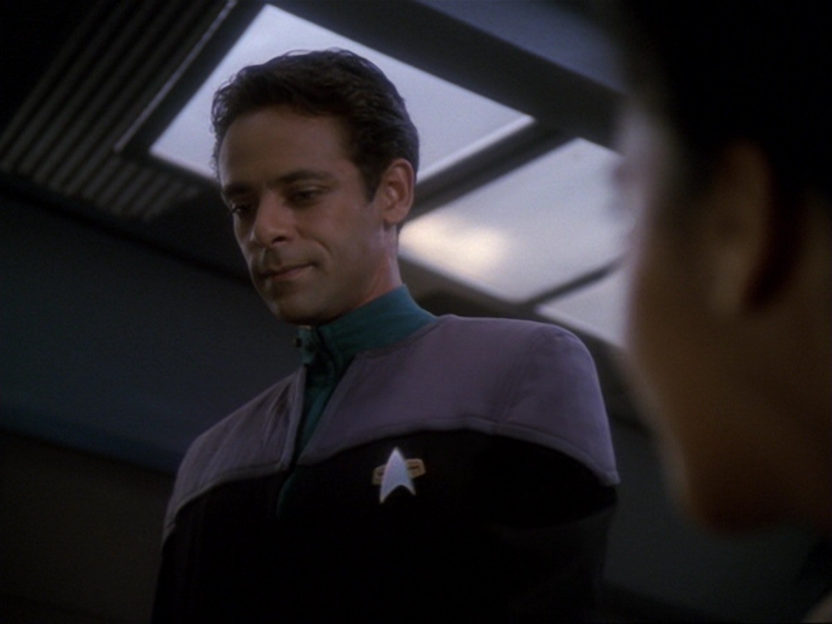 extant_StarTrek_DS9_6x25-TheSoundOfHerVoice_0211.jpg