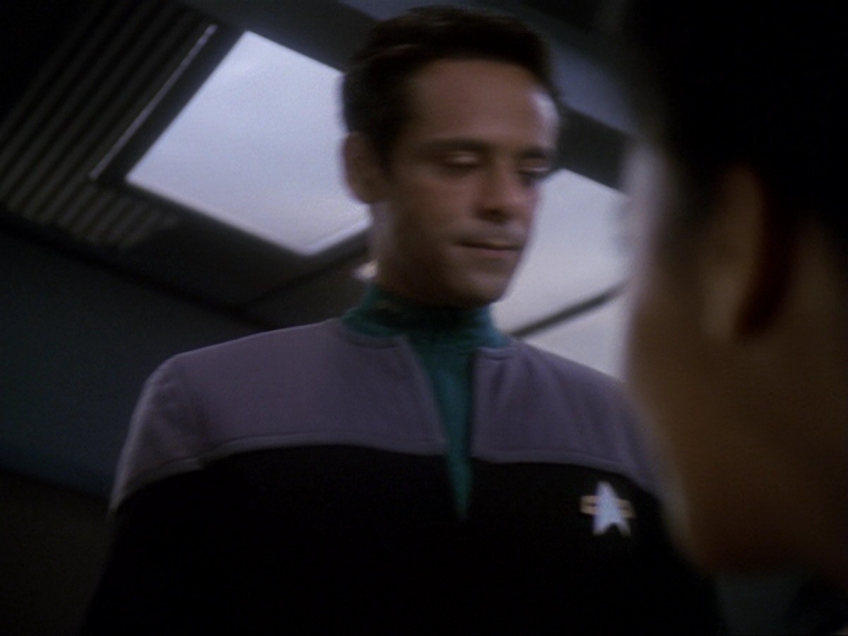 extant_StarTrek_DS9_6x25-TheSoundOfHerVoice_0219.jpg