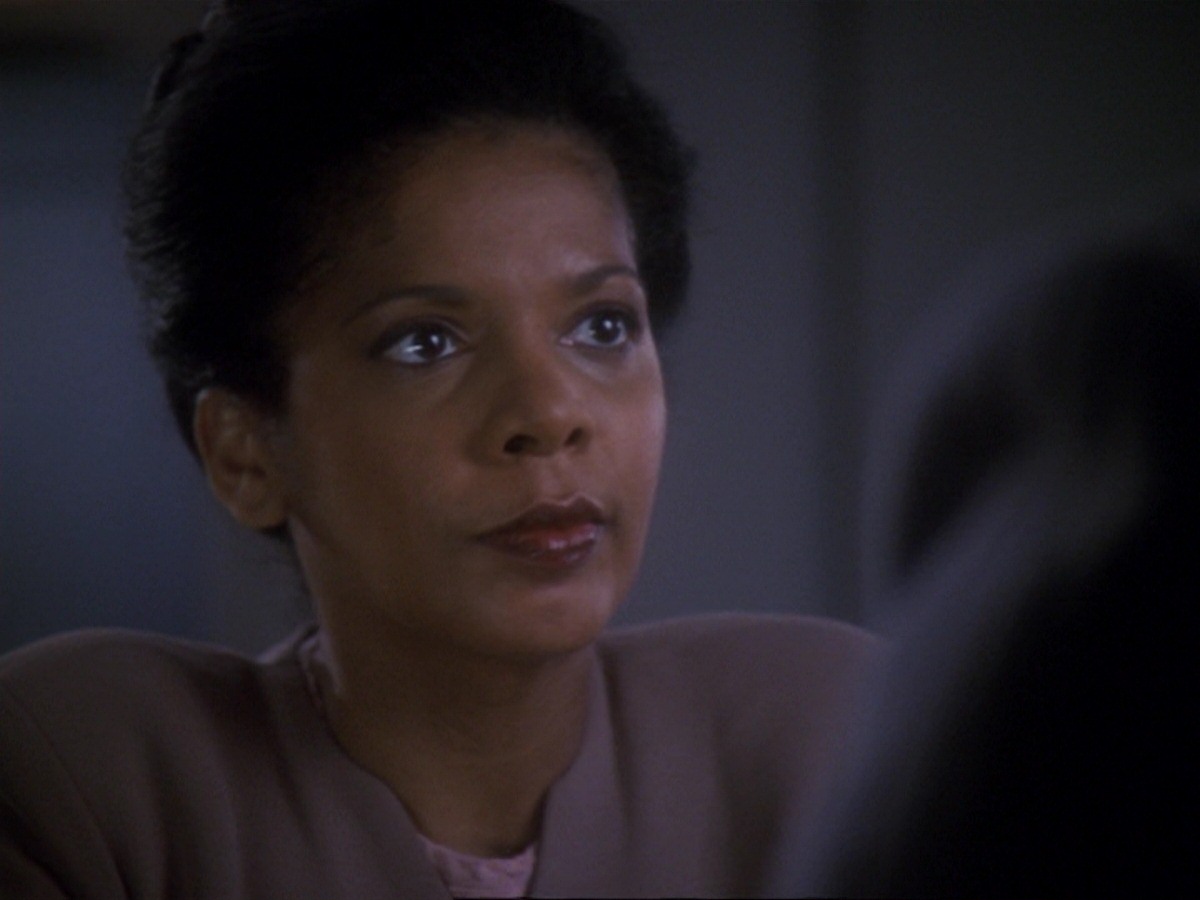 extant_StarTrek_DS9_6x25-TheSoundOfHerVoice_0244.jpg
