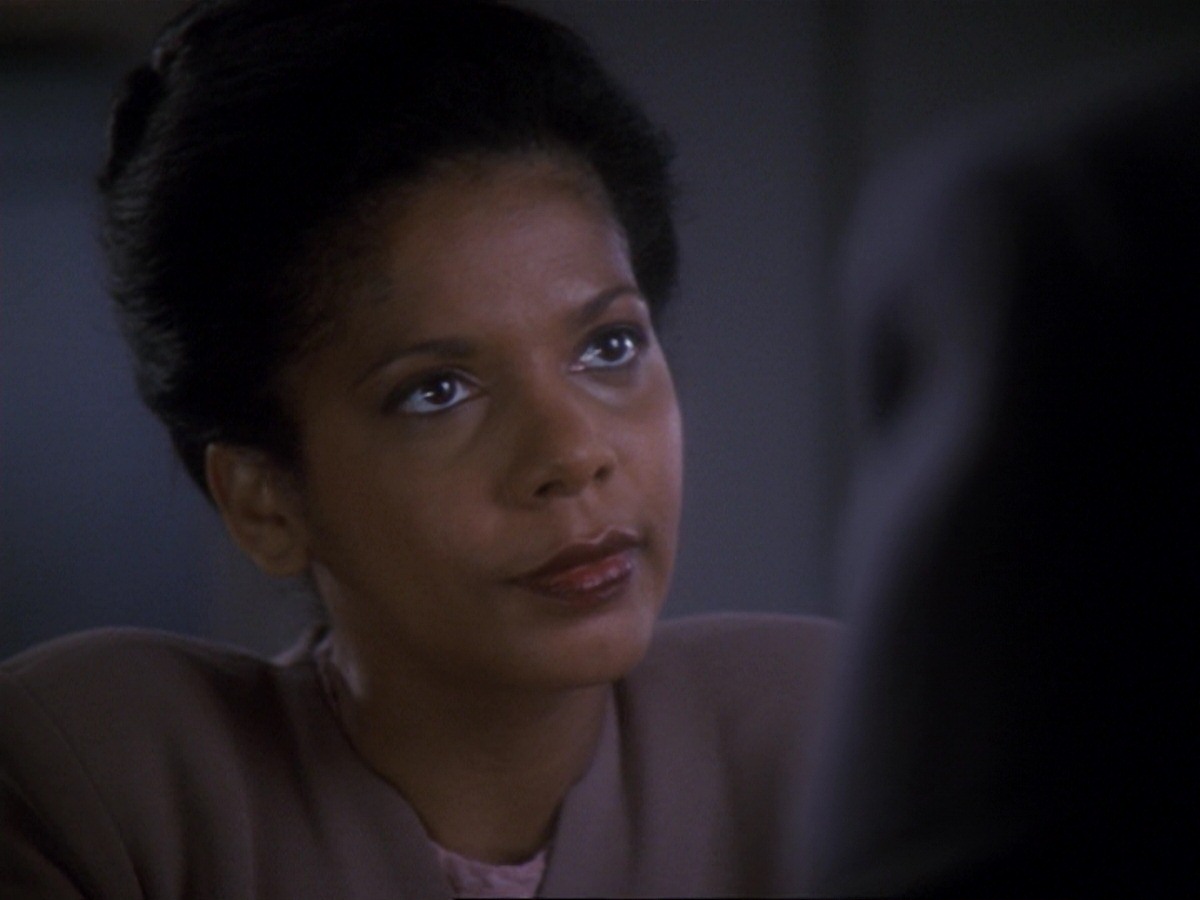 extant_StarTrek_DS9_6x25-TheSoundOfHerVoice_0251.jpg
