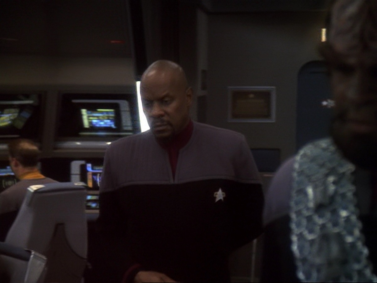 extant_StarTrek_DS9_6x25-TheSoundOfHerVoice_0268.jpg