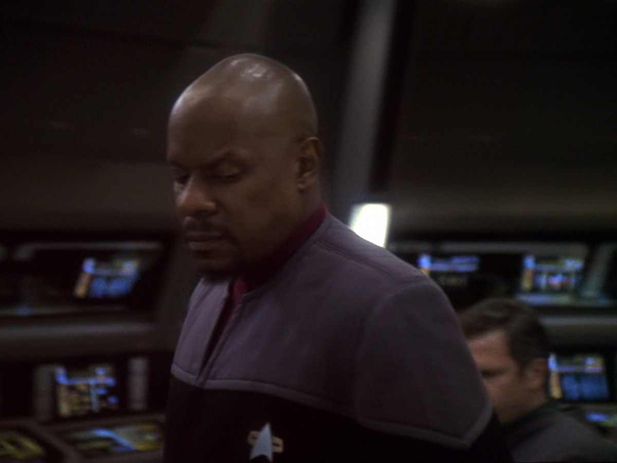 extant_StarTrek_DS9_6x25-TheSoundOfHerVoice_0271.jpg
