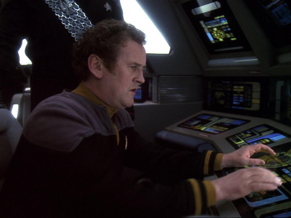 extant_StarTrek_DS9_6x25-TheSoundOfHerVoice_0279.jpg