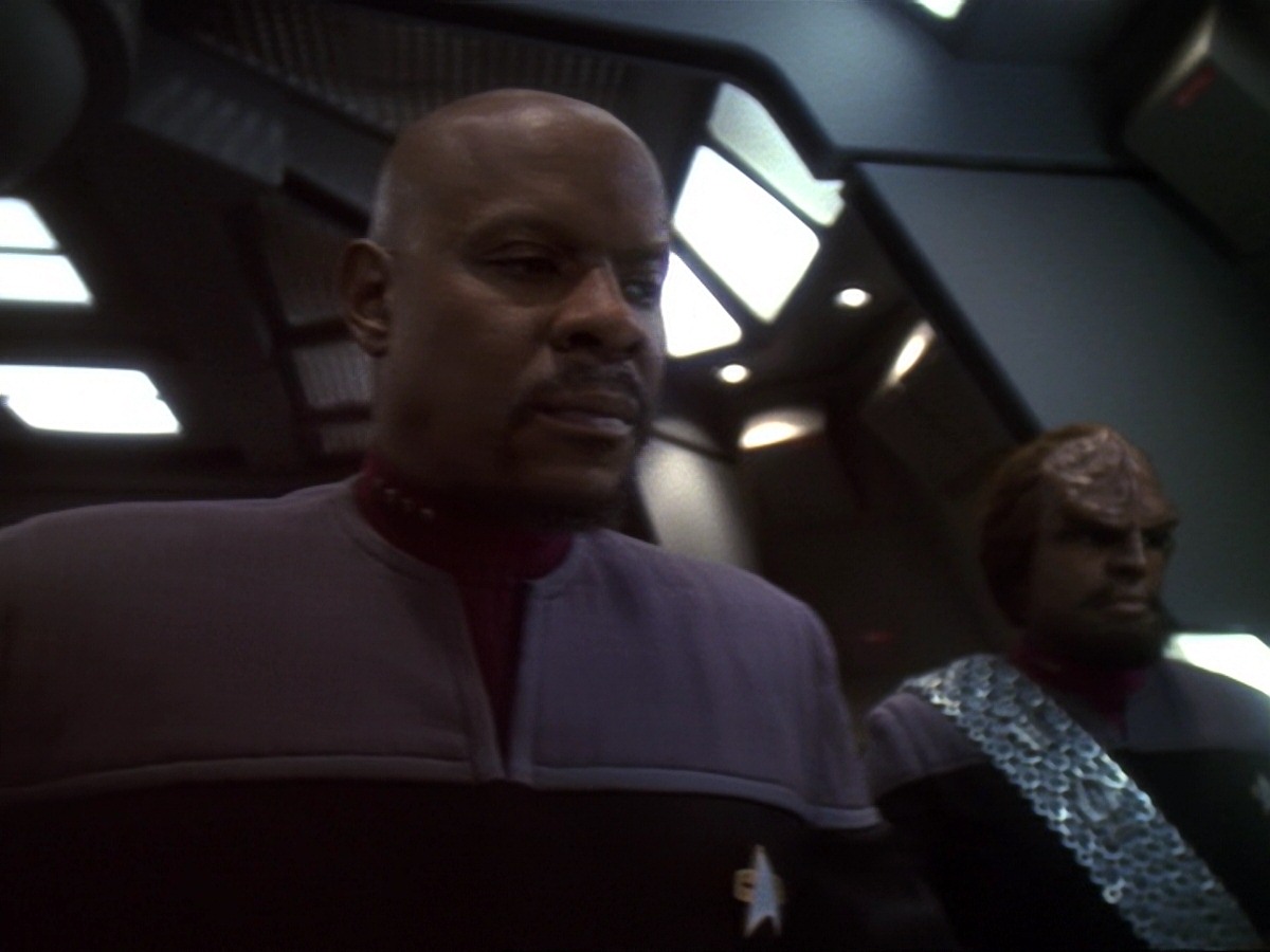 extant_StarTrek_DS9_6x25-TheSoundOfHerVoice_0292.jpg