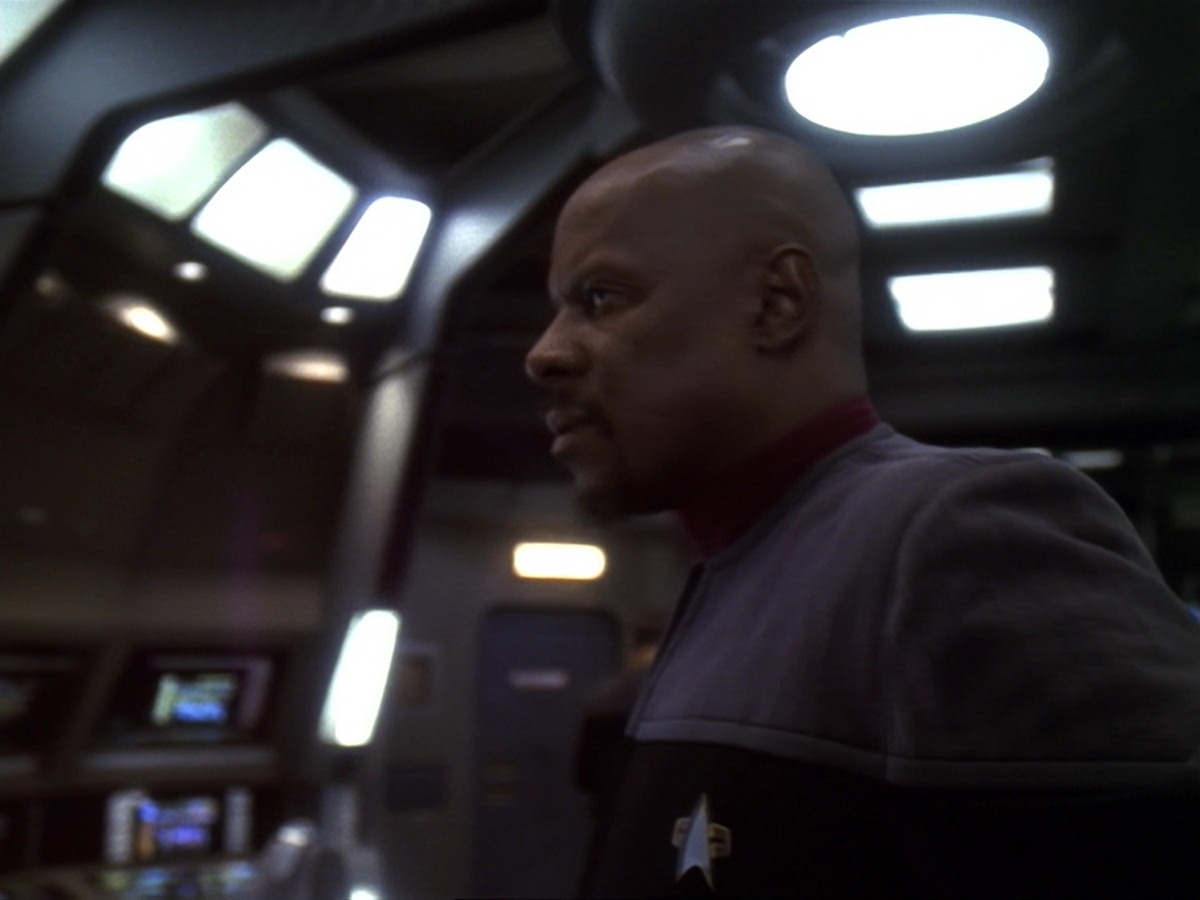 extant_StarTrek_DS9_6x25-TheSoundOfHerVoice_0310.jpg