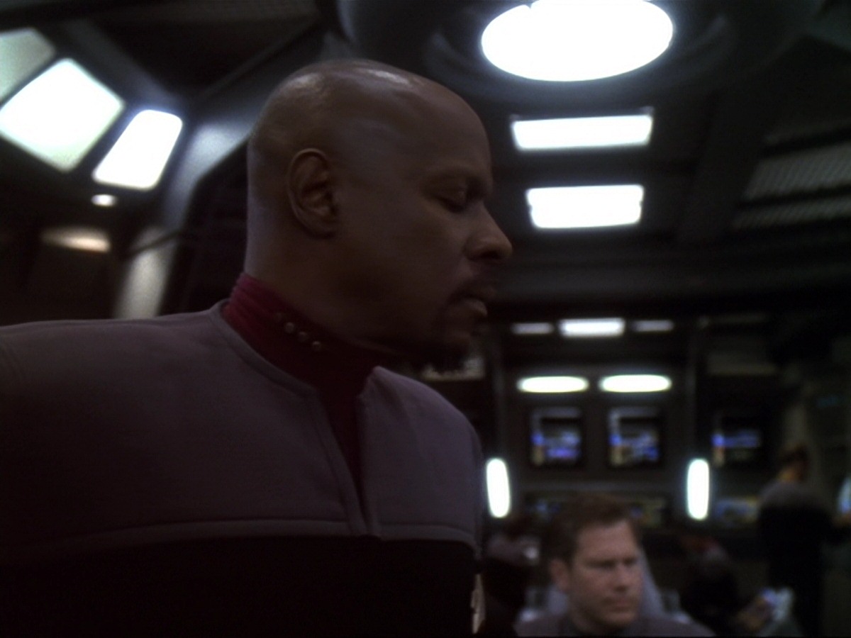 extant_StarTrek_DS9_6x25-TheSoundOfHerVoice_0322.jpg