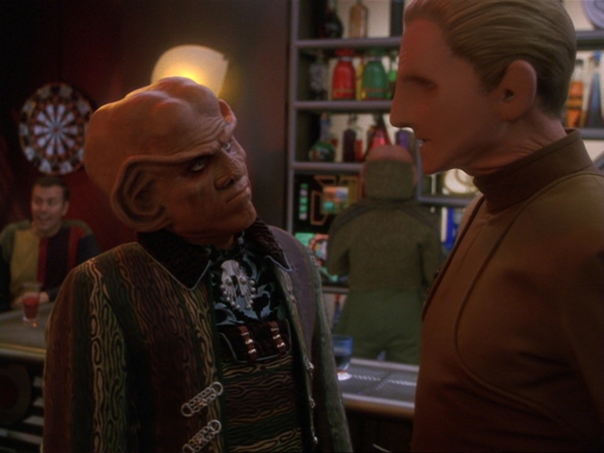 extant_StarTrek_DS9_6x25-TheSoundOfHerVoice_0699.jpg