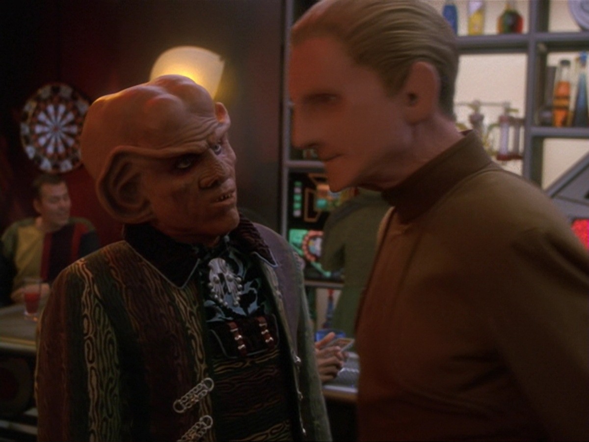 extant_StarTrek_DS9_6x25-TheSoundOfHerVoice_0700.jpg
