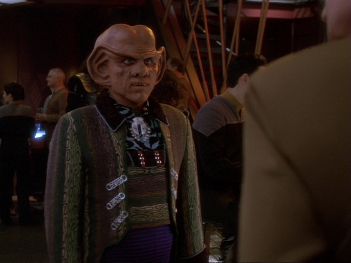 extant_StarTrek_DS9_6x25-TheSoundOfHerVoice_0713.jpg