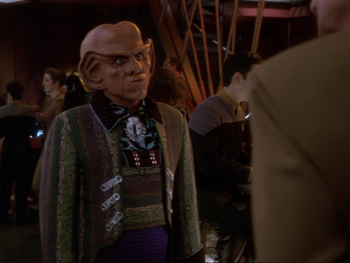 extant_StarTrek_DS9_6x25-TheSoundOfHerVoice_0714.jpg