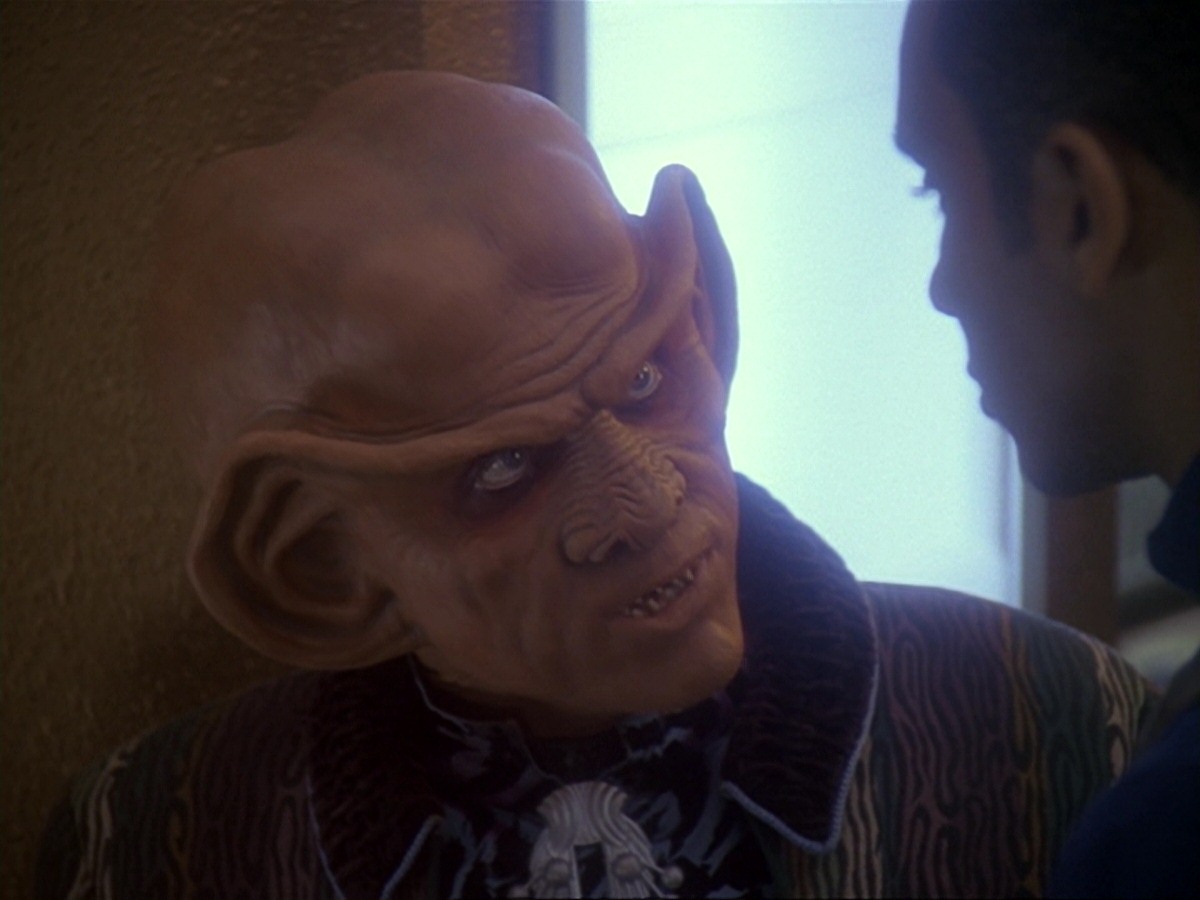 extant_StarTrek_DS9_6x25-TheSoundOfHerVoice_0927.jpg