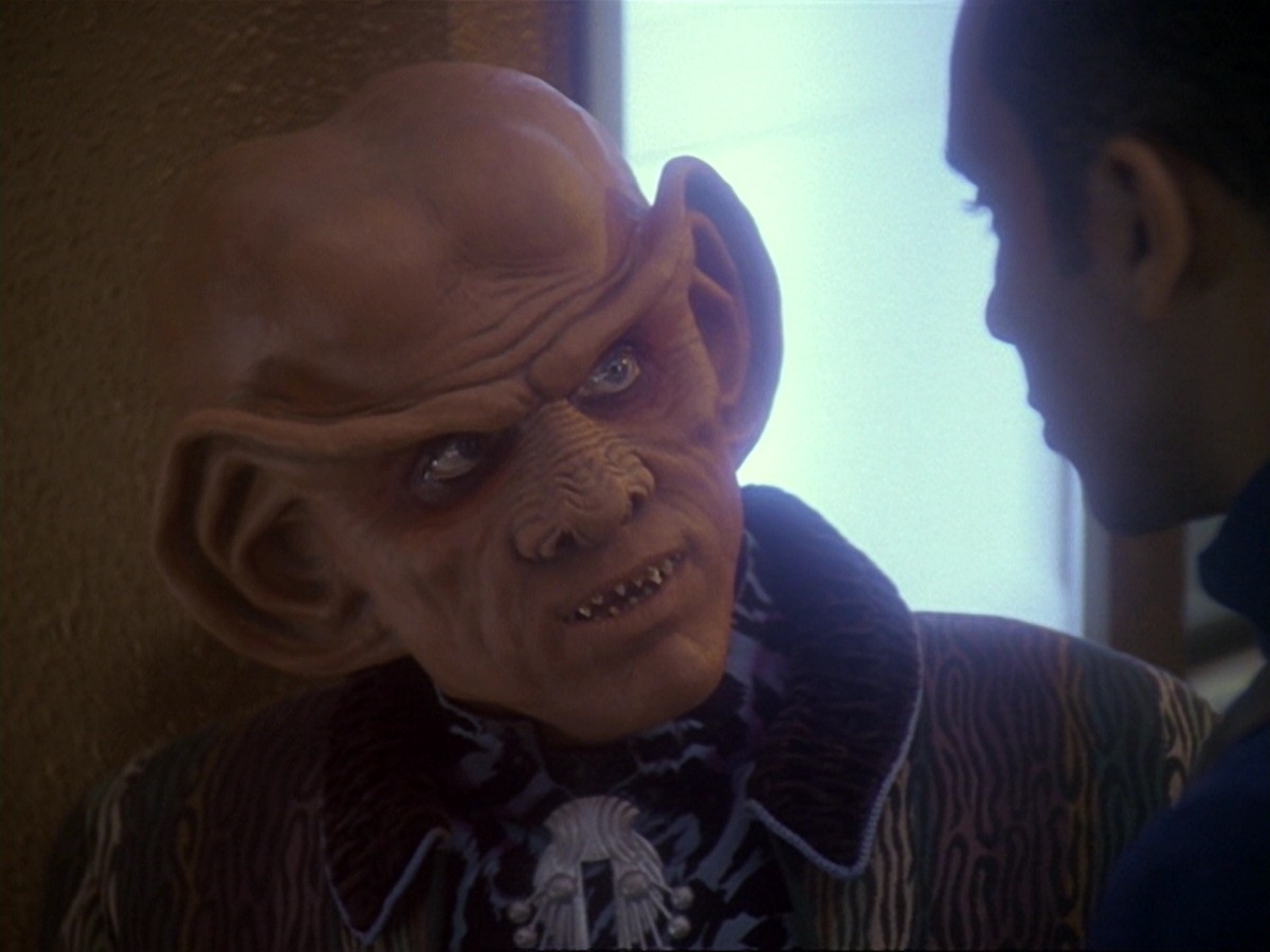 extant_StarTrek_DS9_6x25-TheSoundOfHerVoice_0930.jpg