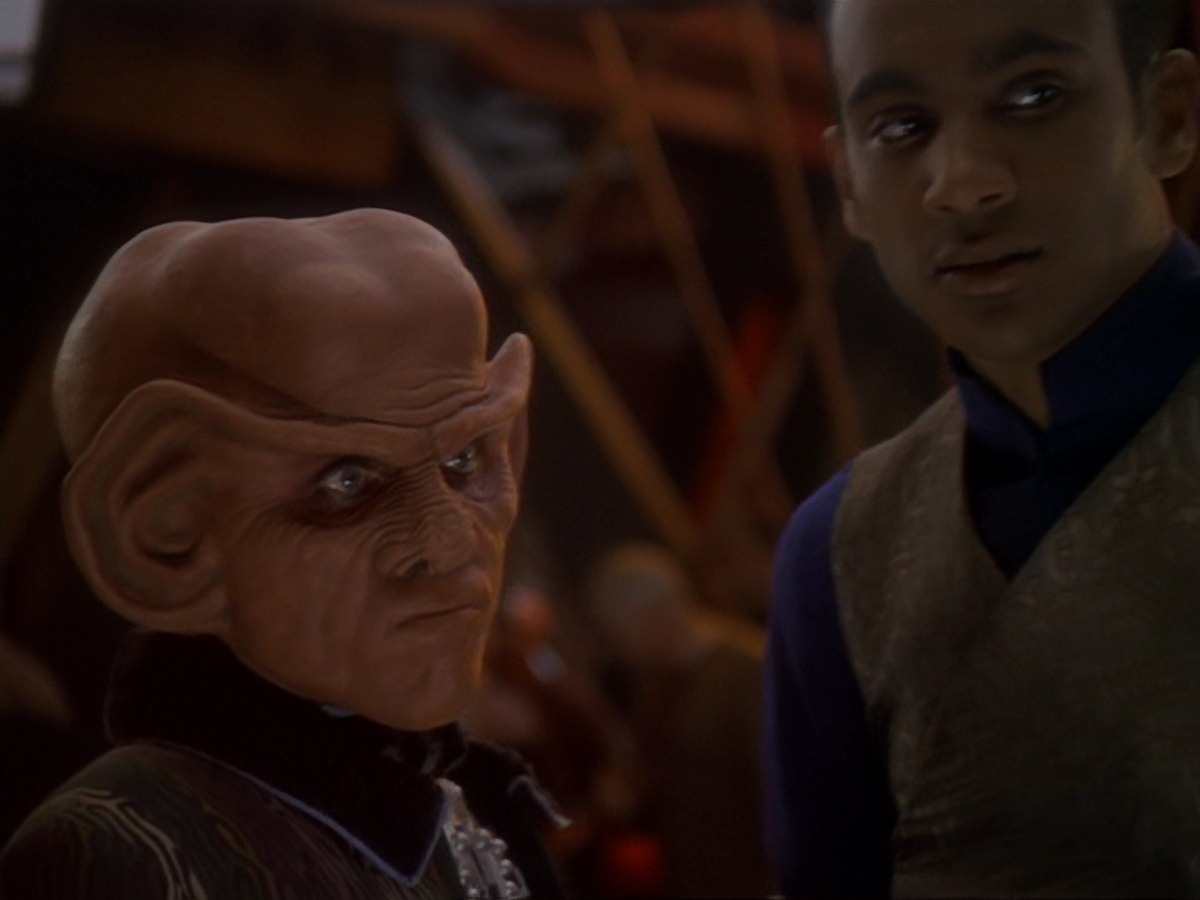 extant_StarTrek_DS9_6x25-TheSoundOfHerVoice_0940.jpg