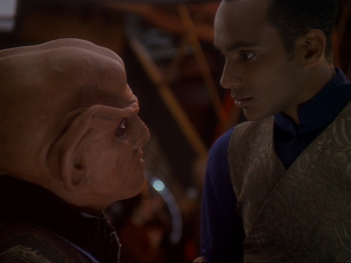 extant_StarTrek_DS9_6x25-TheSoundOfHerVoice_0949.jpg