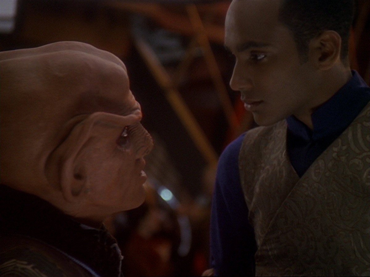 extant_StarTrek_DS9_6x25-TheSoundOfHerVoice_0950.jpg