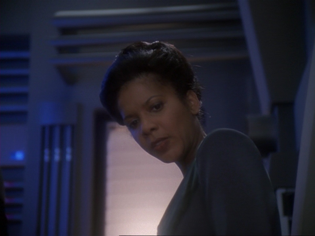 extant_StarTrek_DS9_6x25-TheSoundOfHerVoice_0974.jpg