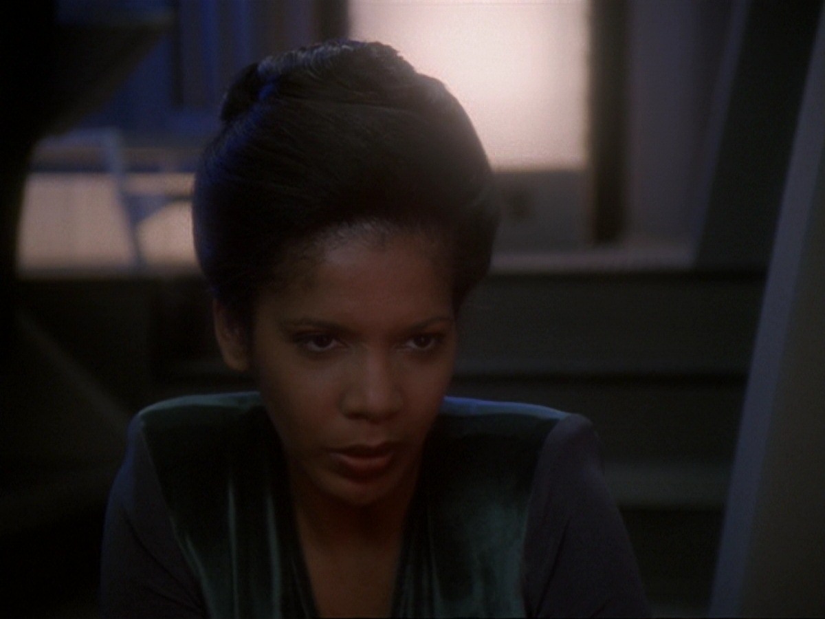extant_StarTrek_DS9_6x25-TheSoundOfHerVoice_0997.jpg