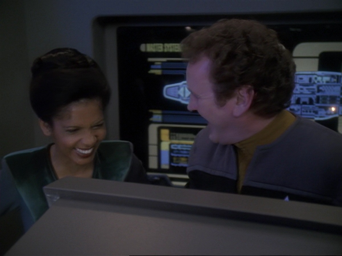 extant_StarTrek_DS9_6x25-TheSoundOfHerVoice_1032.jpg