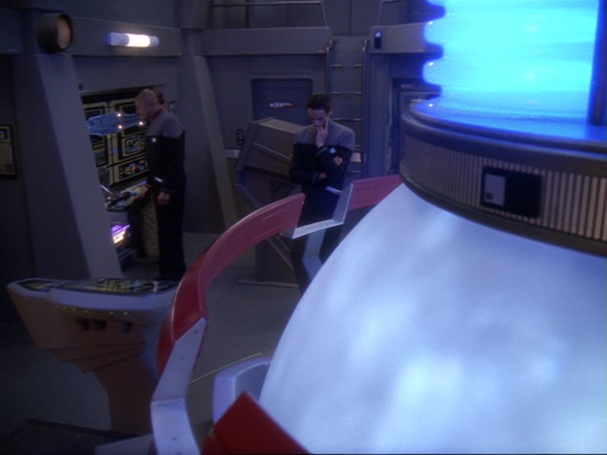 extant_StarTrek_DS9_6x25-TheSoundOfHerVoice_1040.jpg