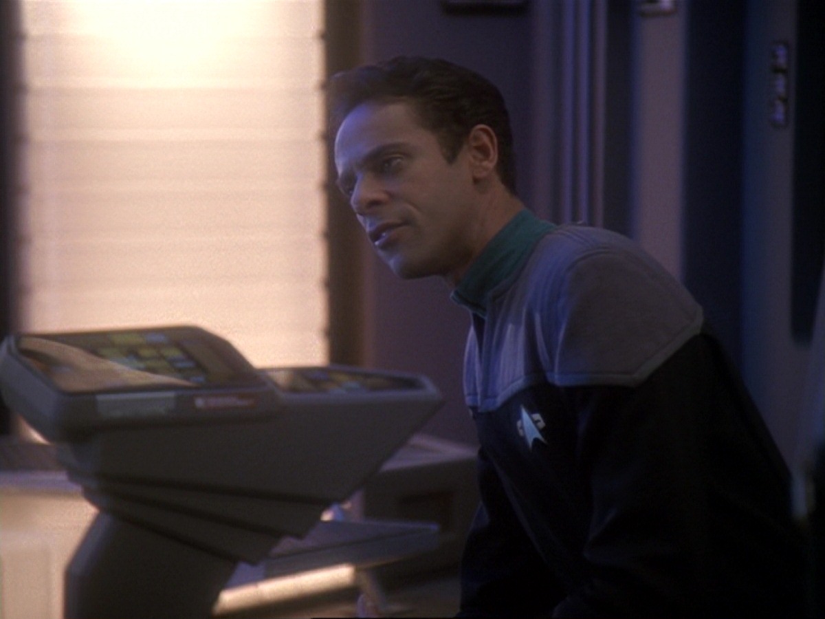 extant_StarTrek_DS9_6x25-TheSoundOfHerVoice_1173.jpg