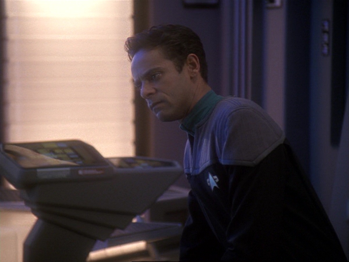 extant_StarTrek_DS9_6x25-TheSoundOfHerVoice_1182.jpg