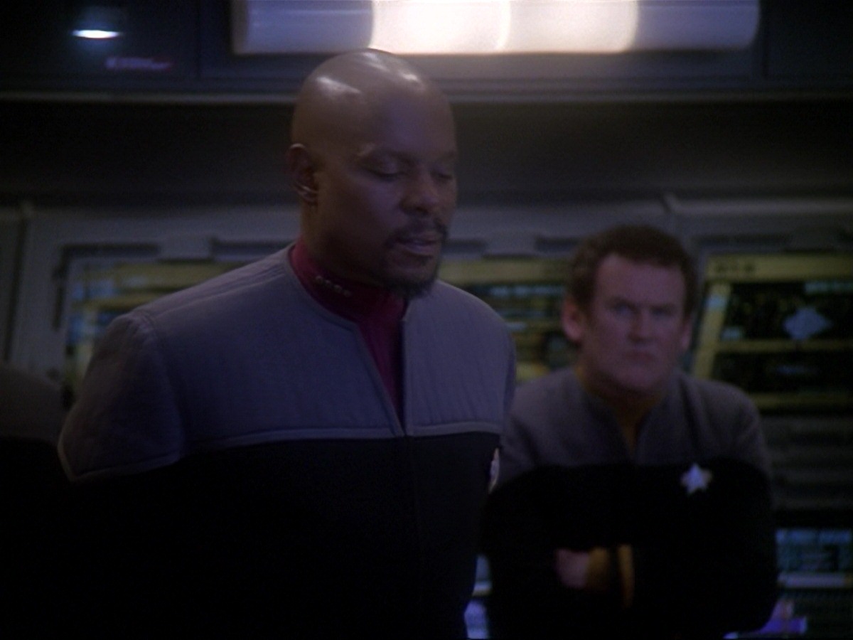extant_StarTrek_DS9_6x25-TheSoundOfHerVoice_1211.jpg