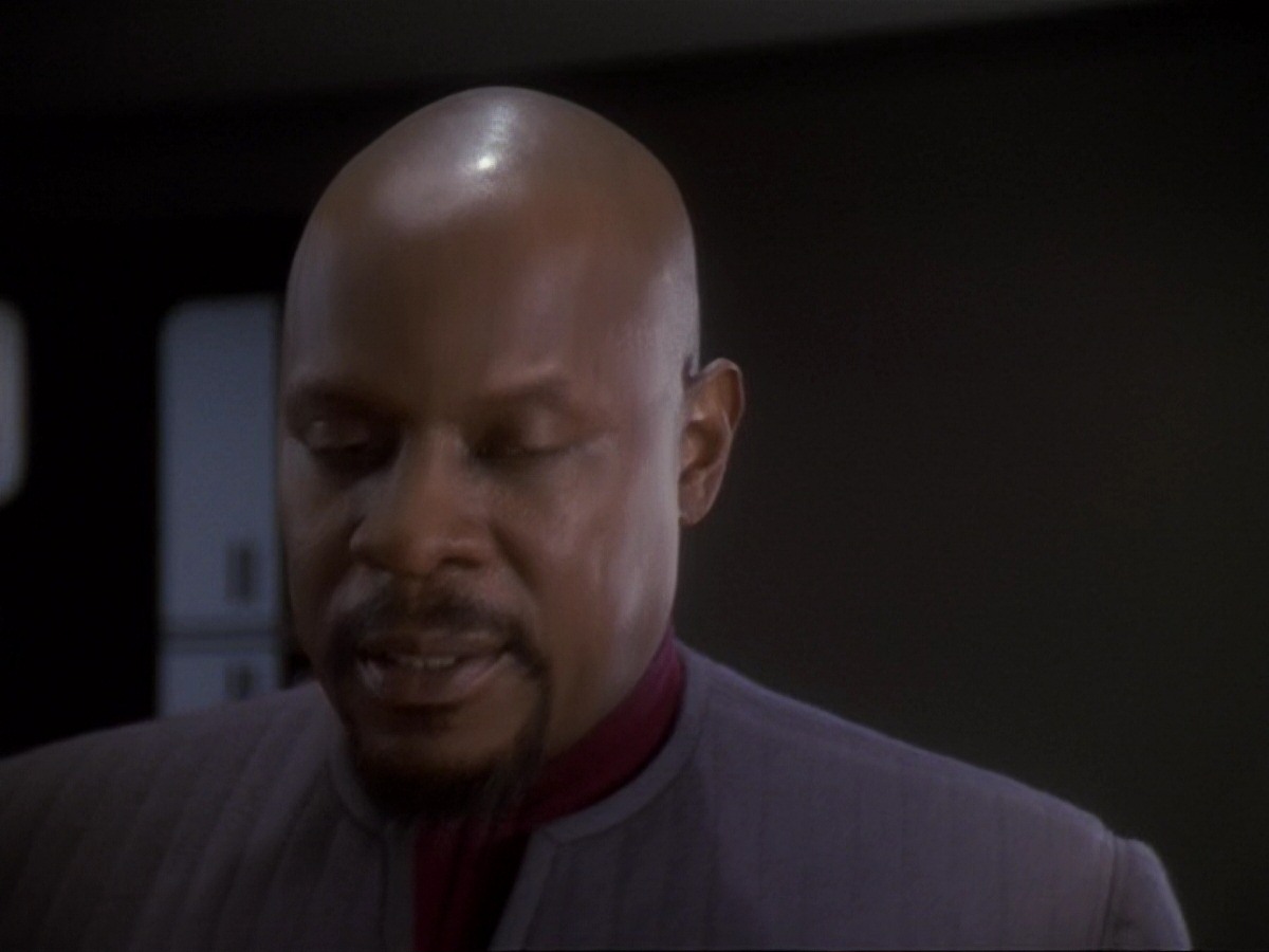 extant_StarTrek_DS9_6x25-TheSoundOfHerVoice_1378.jpg