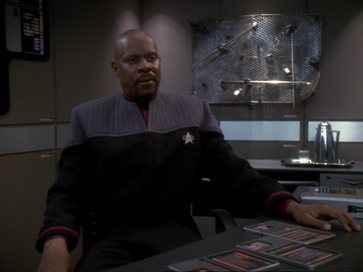 extant_StarTrek_DS9_6x25-TheSoundOfHerVoice_1401.jpg