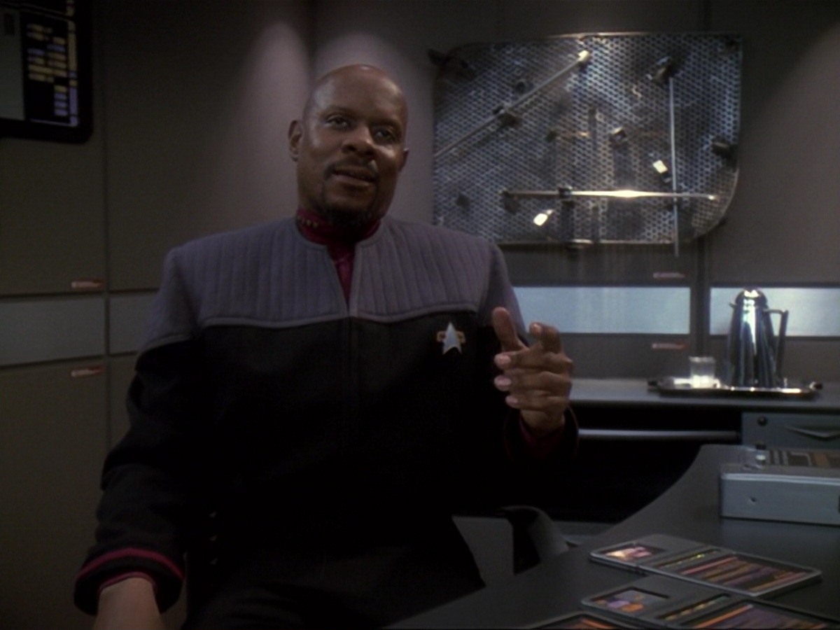 extant_StarTrek_DS9_6x25-TheSoundOfHerVoice_1403.jpg