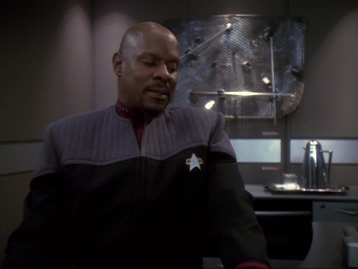 extant_StarTrek_DS9_6x25-TheSoundOfHerVoice_1410.jpg