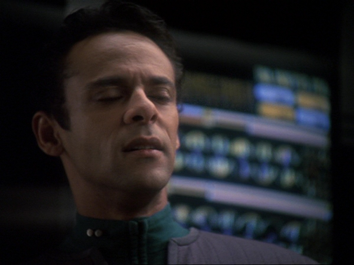 extant_StarTrek_DS9_6x25-TheSoundOfHerVoice_1693.jpg