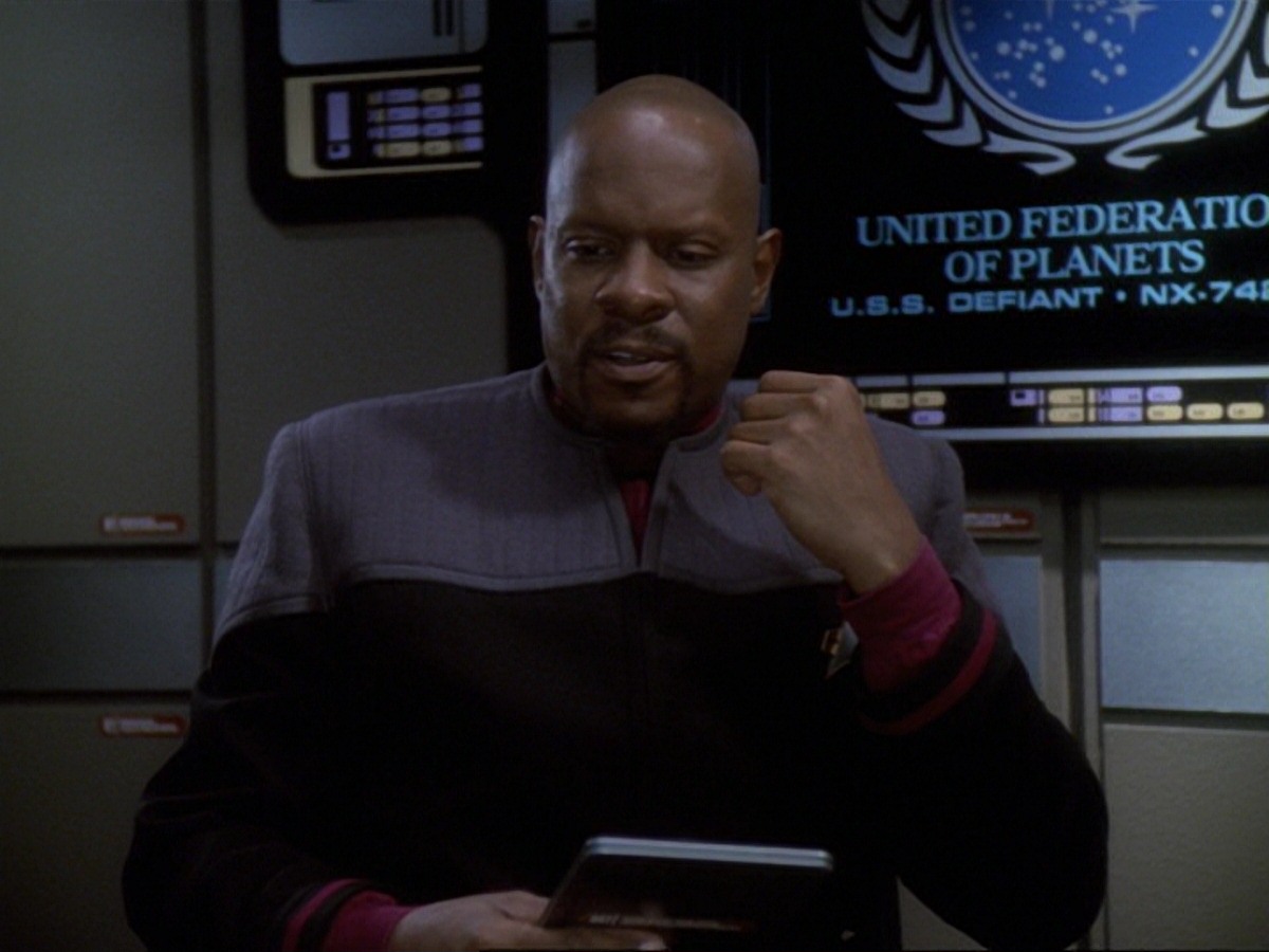 extant_StarTrek_DS9_6x25-TheSoundOfHerVoice_2279.jpg