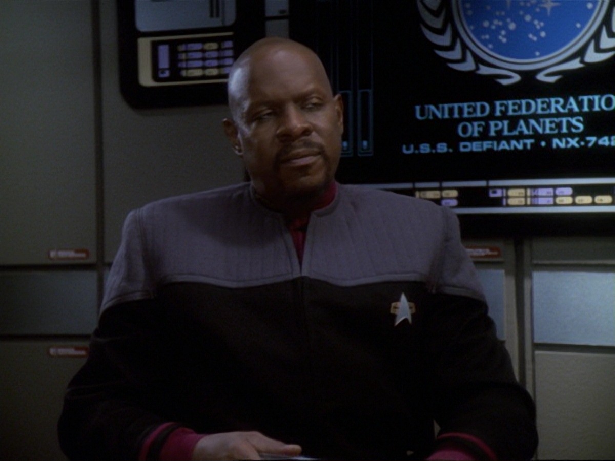 extant_StarTrek_DS9_6x25-TheSoundOfHerVoice_2281.jpg