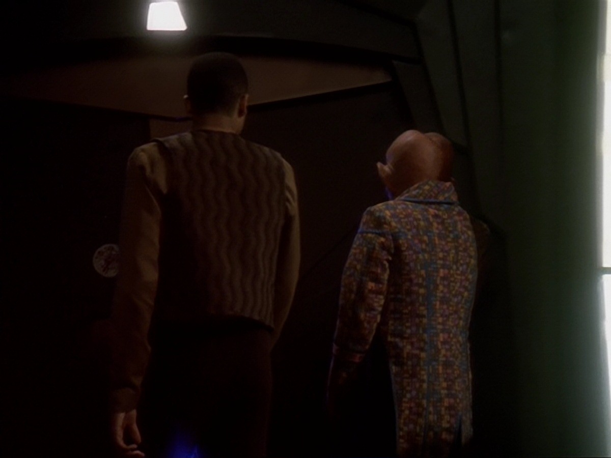extant_StarTrek_DS9_6x25-TheSoundOfHerVoice_2736.jpg