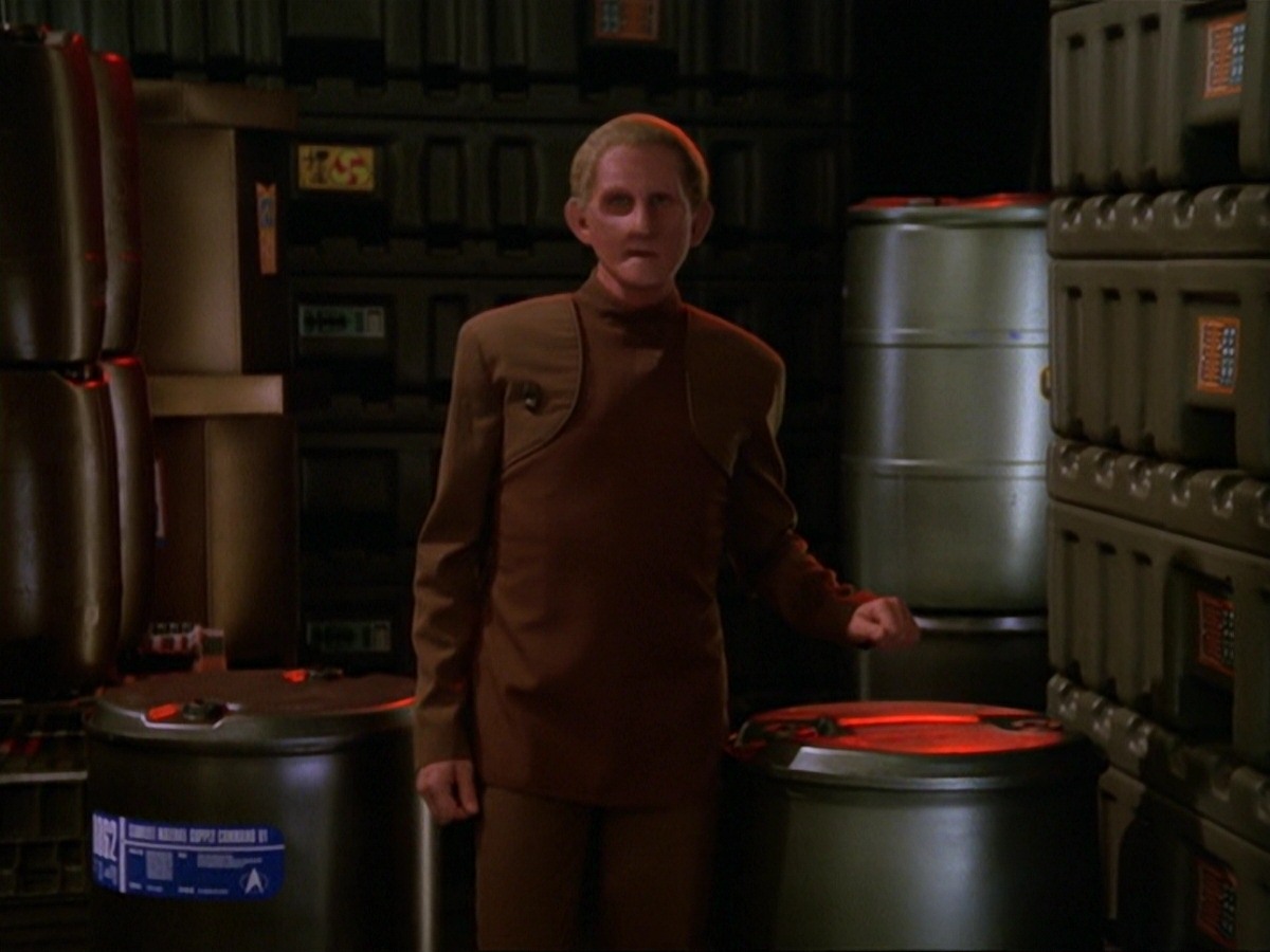 extant_StarTrek_DS9_6x25-TheSoundOfHerVoice_2761.jpg
