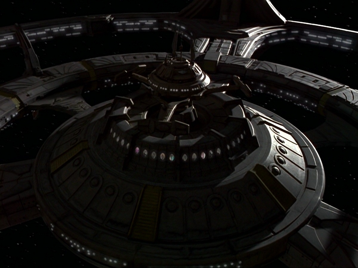 extant_StarTrek_DS9_6x25-TheSoundOfHerVoice_2768.jpg