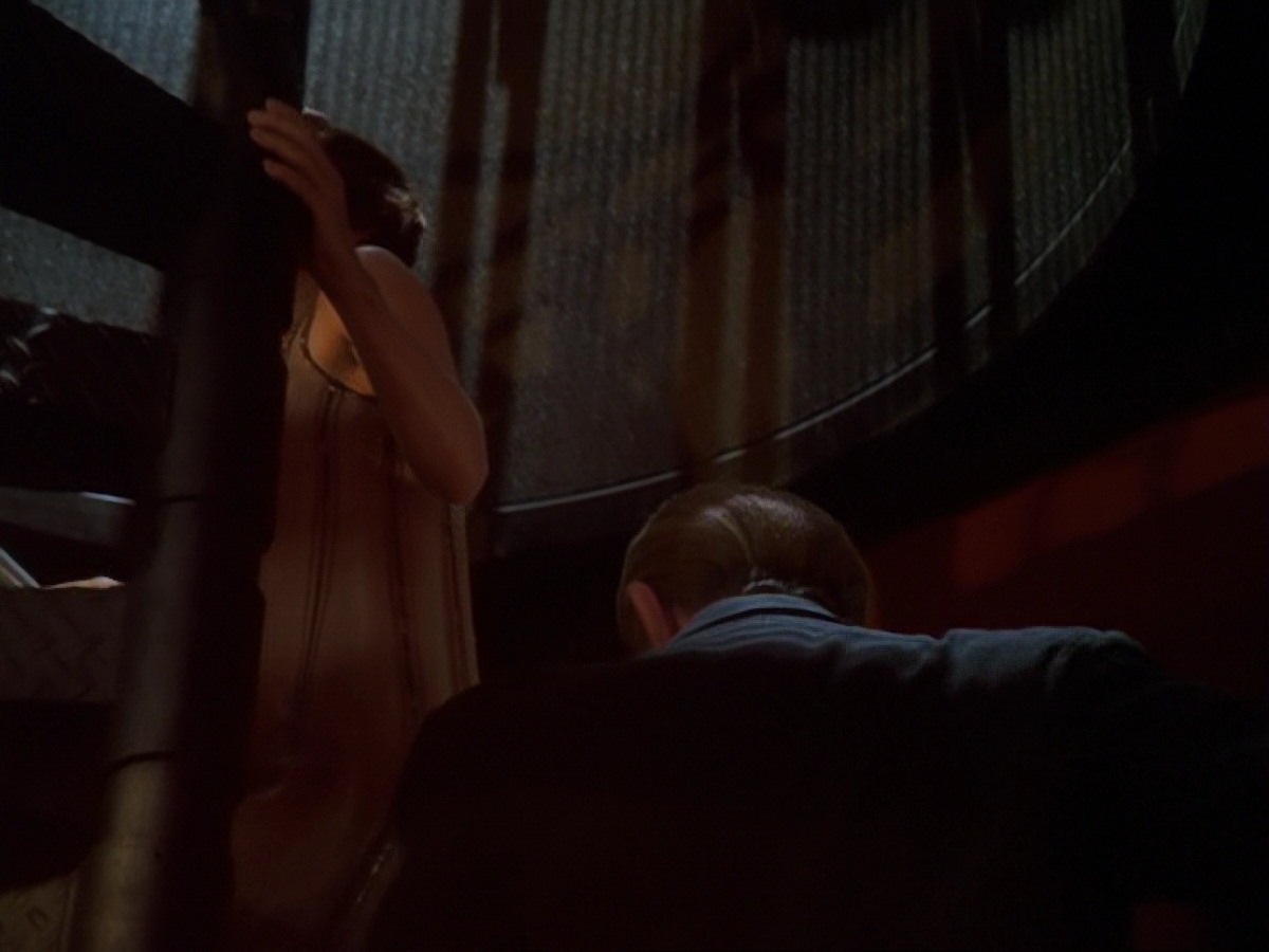 extant_StarTrek_DS9_6x25-TheSoundOfHerVoice_2939.jpg
