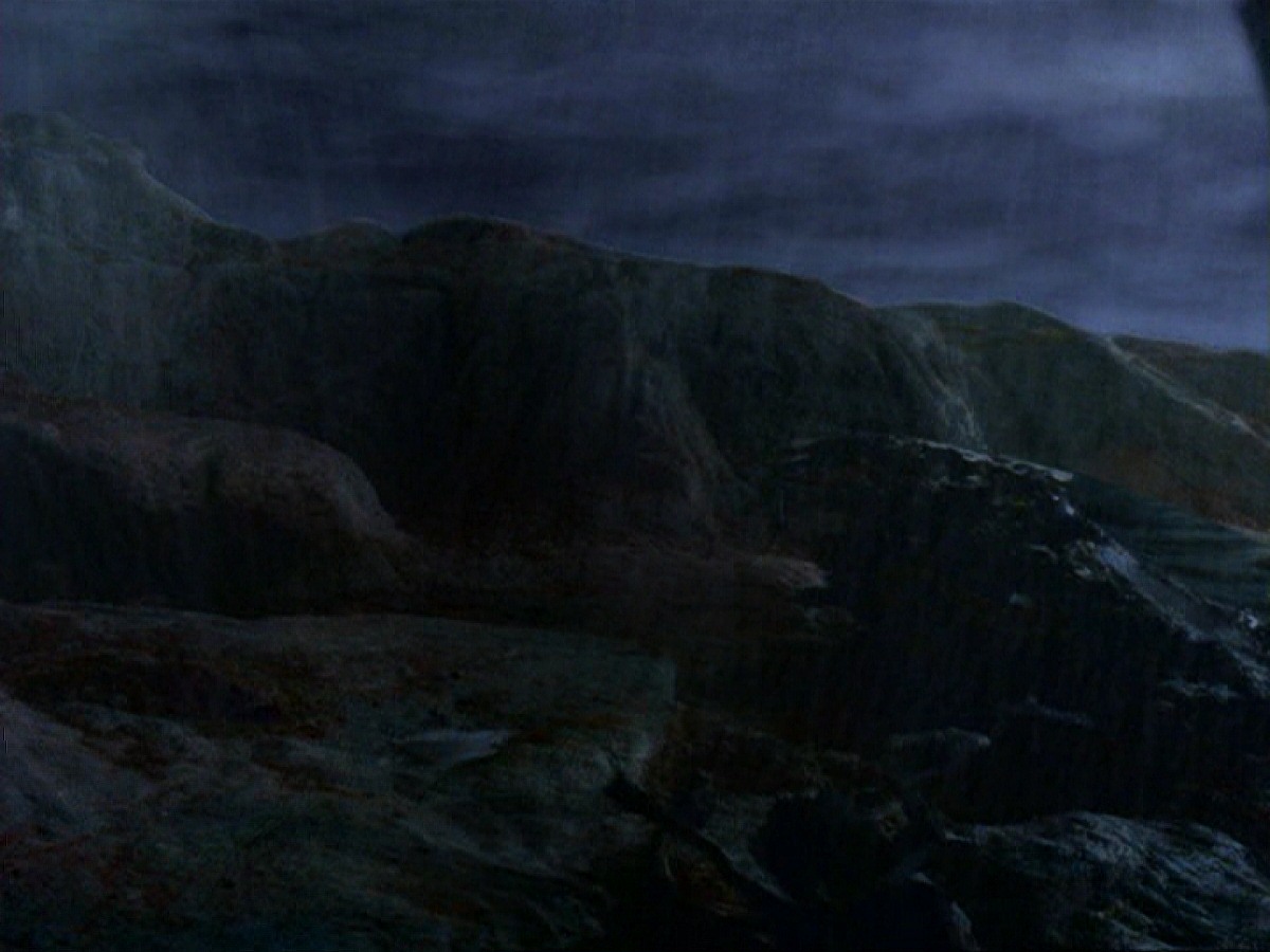 extant_StarTrek_DS9_6x25-TheSoundOfHerVoice_3226.jpg