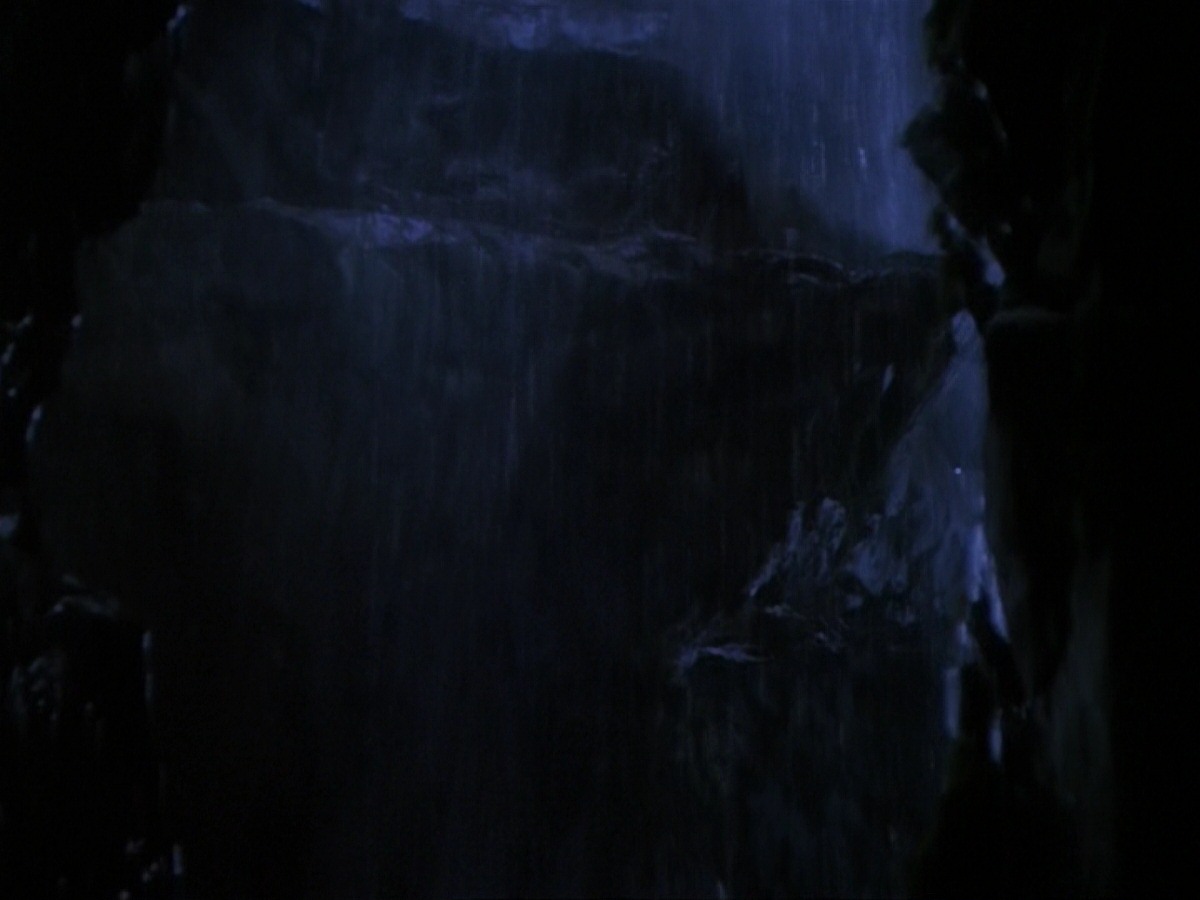 extant_StarTrek_DS9_6x25-TheSoundOfHerVoice_3252.jpg