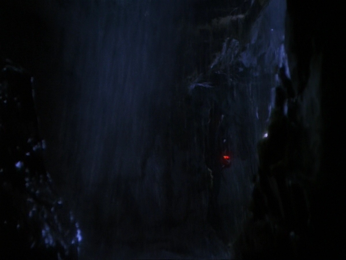 extant_StarTrek_DS9_6x25-TheSoundOfHerVoice_3256.jpg