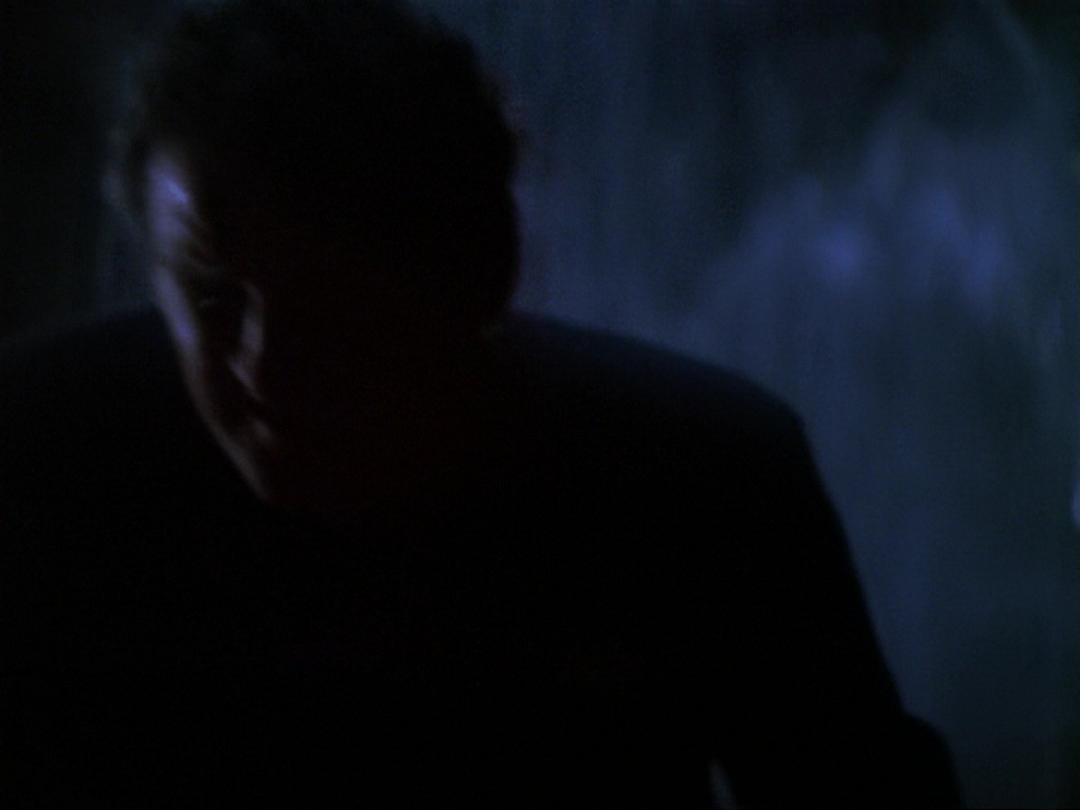 extant_StarTrek_DS9_6x25-TheSoundOfHerVoice_3276.jpg
