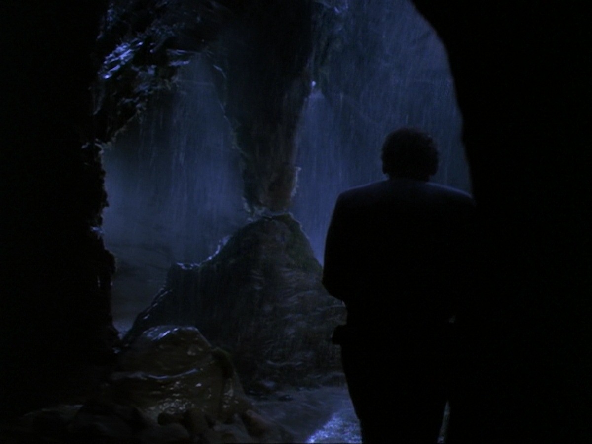 extant_StarTrek_DS9_6x25-TheSoundOfHerVoice_3286.jpg