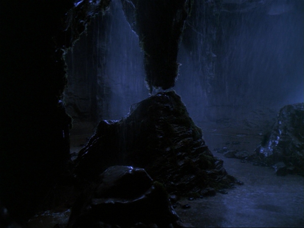 extant_StarTrek_DS9_6x25-TheSoundOfHerVoice_3313.jpg