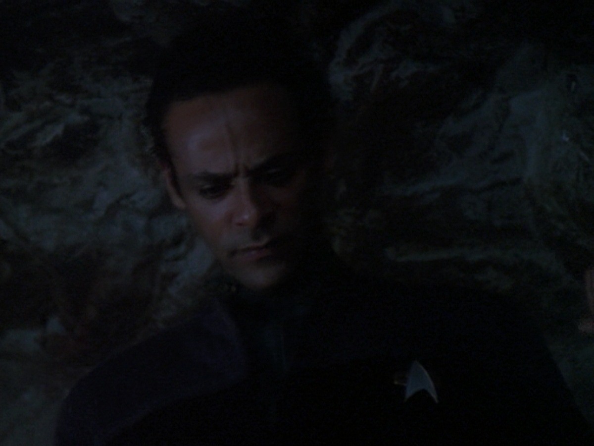 extant_StarTrek_DS9_6x25-TheSoundOfHerVoice_3321.jpg