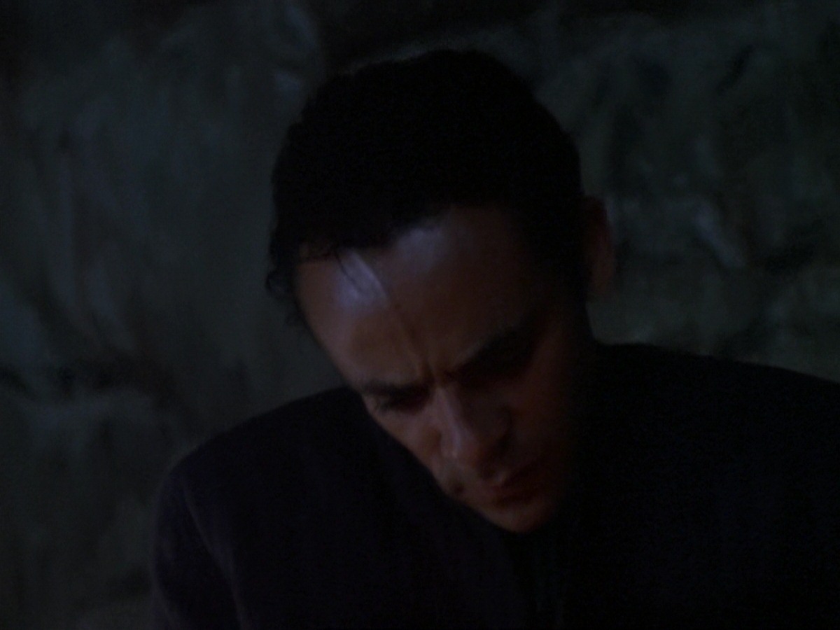 extant_StarTrek_DS9_6x25-TheSoundOfHerVoice_3326.jpg